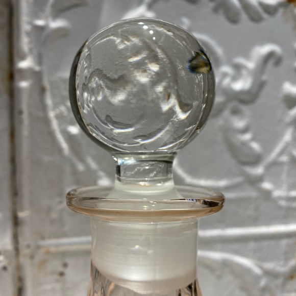 🌟 Vintage Starburst Shaped Decanter - Unique & Rare 🌟 - Picture 5 of 5